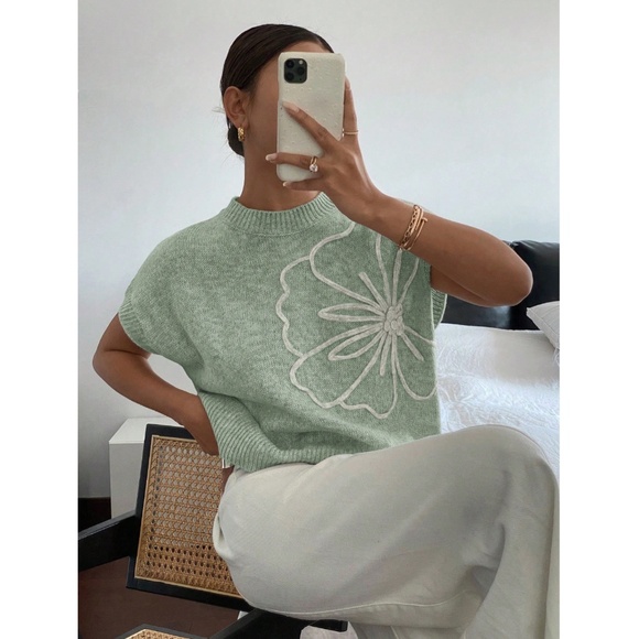Mint Green Knit Muscle Top Textured Floral Appliqué - Picture 6 of 8